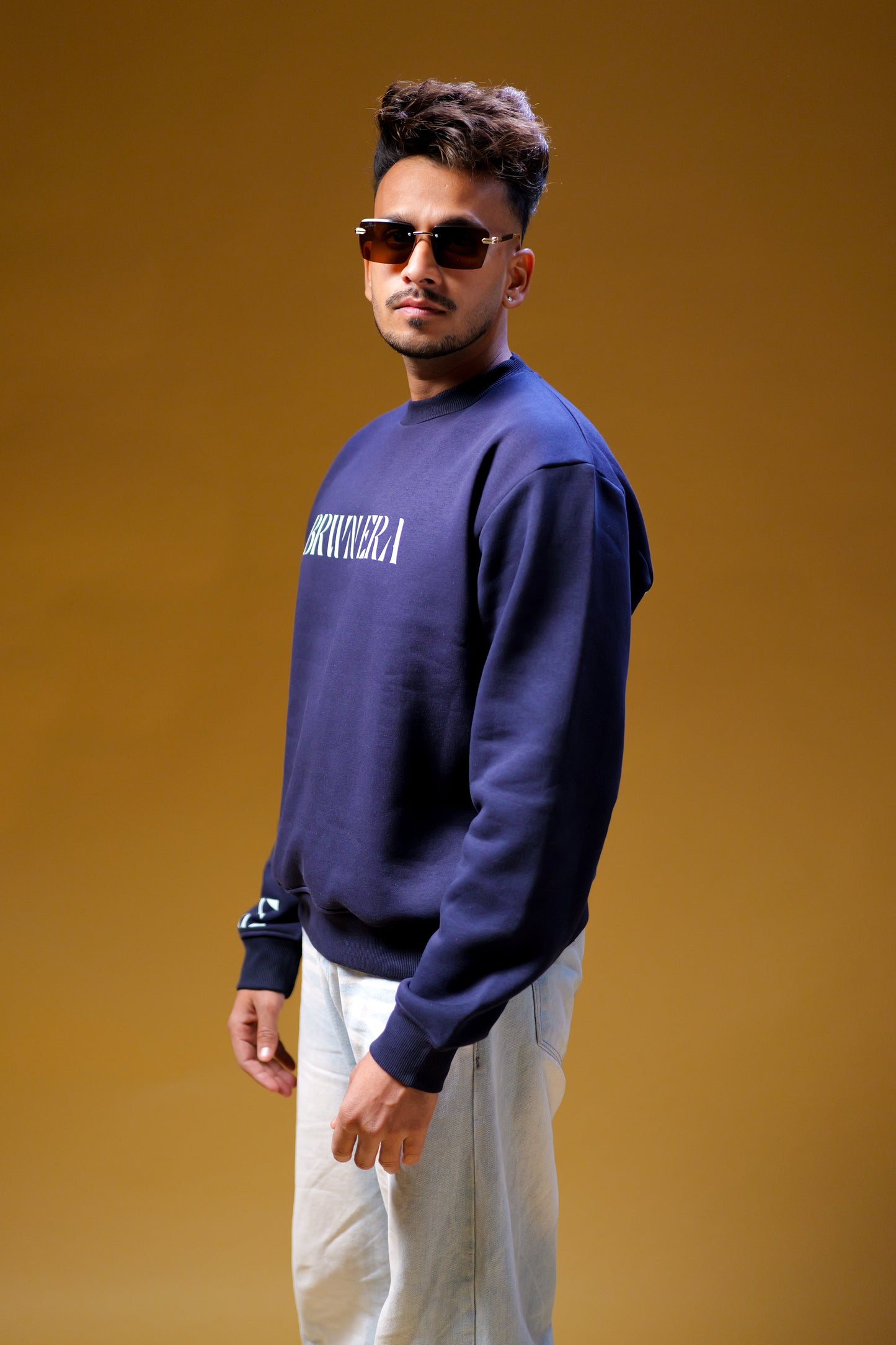 BLUE BACK SCRIPT CLASSIC SWEATSHIRT