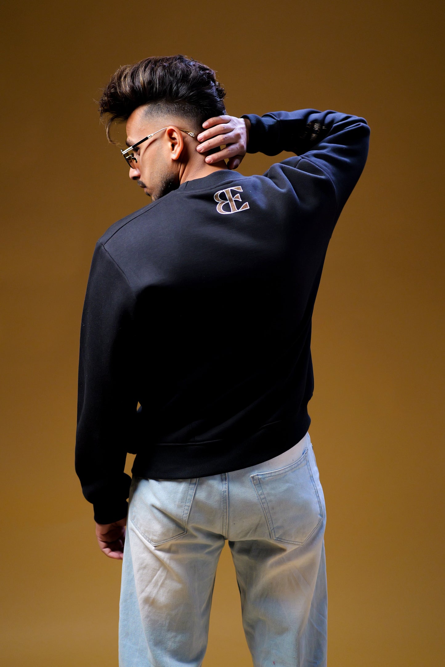 BLACK GOLD SEAL SWEATSHIRT