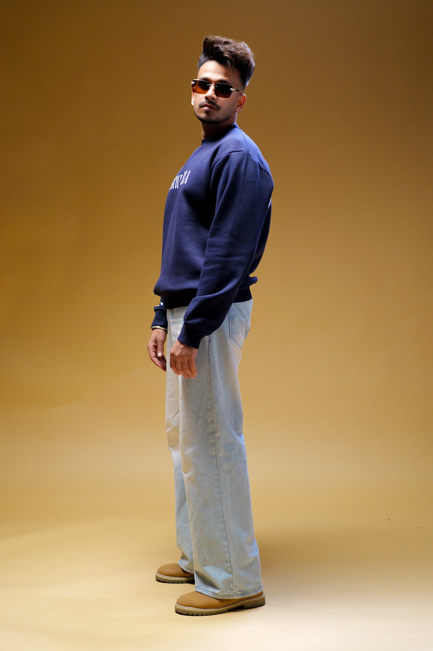 BLUE BACK SCRIPT CLASSIC SWEATSHIRT