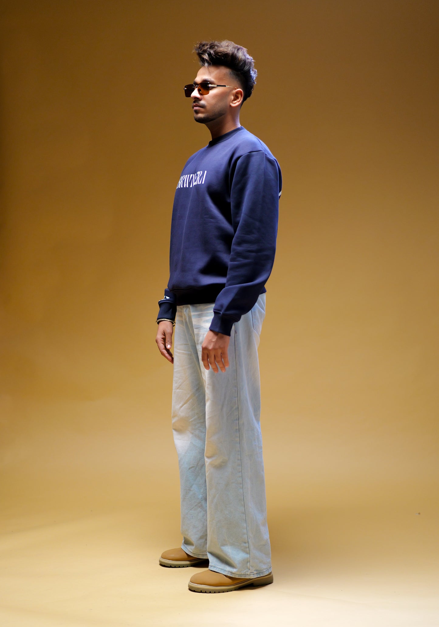 BLUE BACK SCRIPT CLASSIC SWEATSHIRT